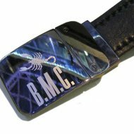 Гравировка на пряжке - Гравировка инициалов на пряжке ремня.